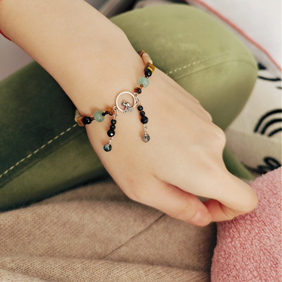 Pulsera de piedras con cuentas en tono tierra Mystic Chic 