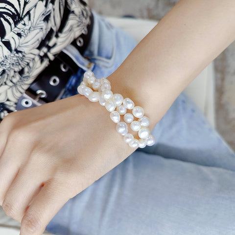 Glamorous Fusion Bracelet: Baroque Pearls with Gold-Plated Irregular Streamline