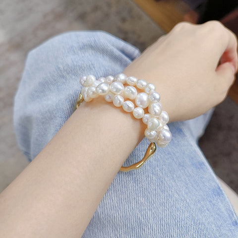 Glamorous Fusion Bracelet: Baroque Pearls with Gold-Plated Irregular Streamline