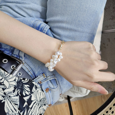 Glamorous Fusion Bracelet: Baroque Pearls with Gold-Plated Irregular Streamline