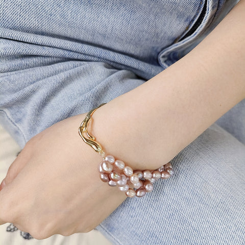 Glamorous Fusion Bracelet: Baroque Pearls with Gold-Plated Irregular Streamline