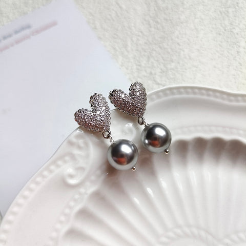 Love in Pearls Stud Earrings: Platinum-Plated Heart with Dark Grey Swarovski Pearl