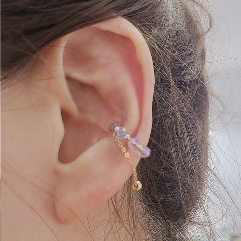 Translucent Treasures Ear Cuff con cuentas de vidrio checo sombreado texturizado y chapado en oro de 14 k 