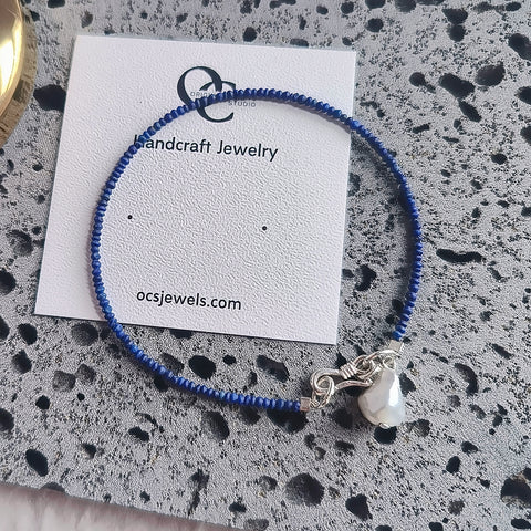 Pulsera de cuentas de lapislázuli Lapis Luminary con adorno de perlas barrocas 