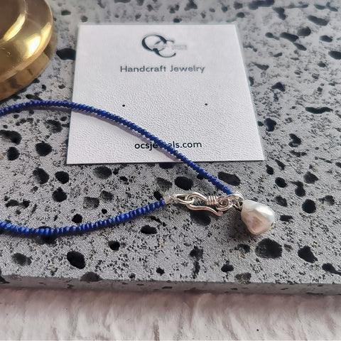 Pulsera de cuentas de lapislázuli Lapis Luminary con adorno de perlas barrocas 